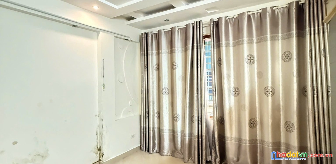 Nhà trung kính-phân lô oto tránh - sát phố - ngõ thông kinh doanh