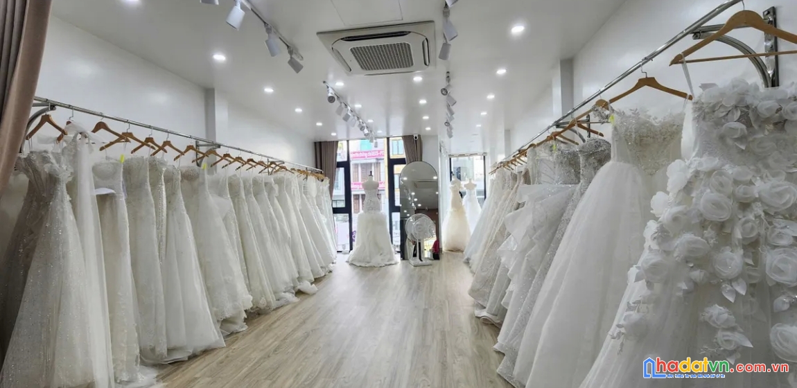 Bán nhà mặt phố trung phụng. đống đa. 6 tầng thang máy. ô tô. vỉa hè. dt 50m2. giá 20,9 tỷ.