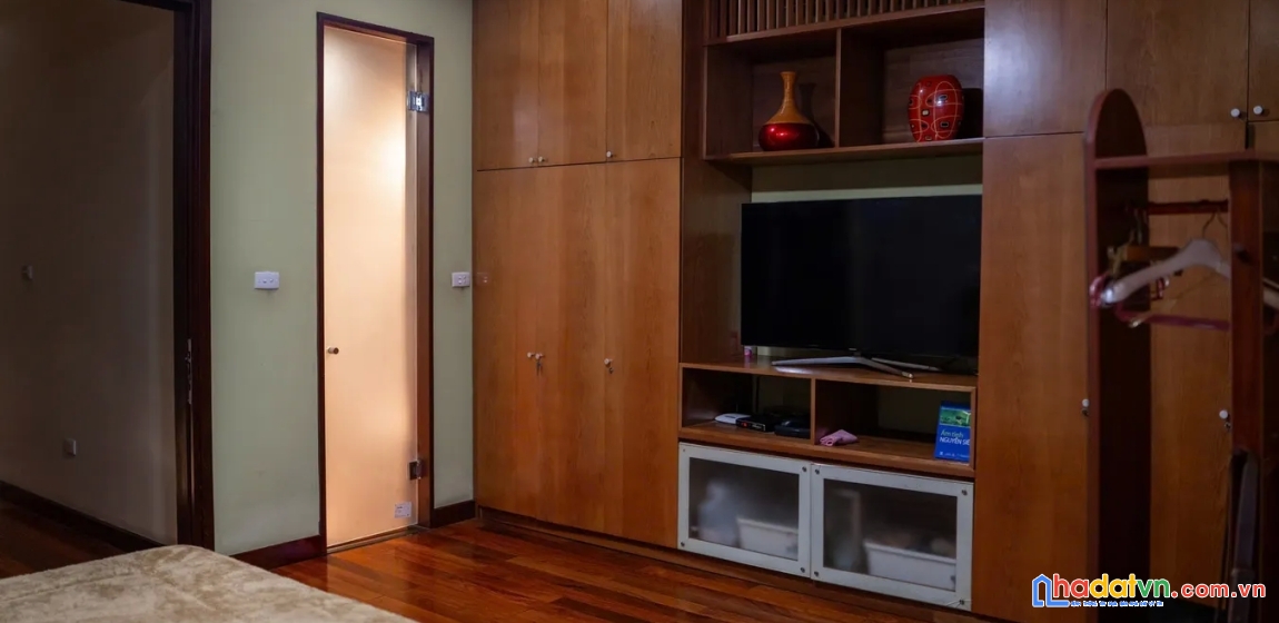 Bán nhà trung kính. cầu giấy. ô tô. kinh doanh. dt 70m2. mt 5m. 5 tầng. giá 32,6 tỷ.