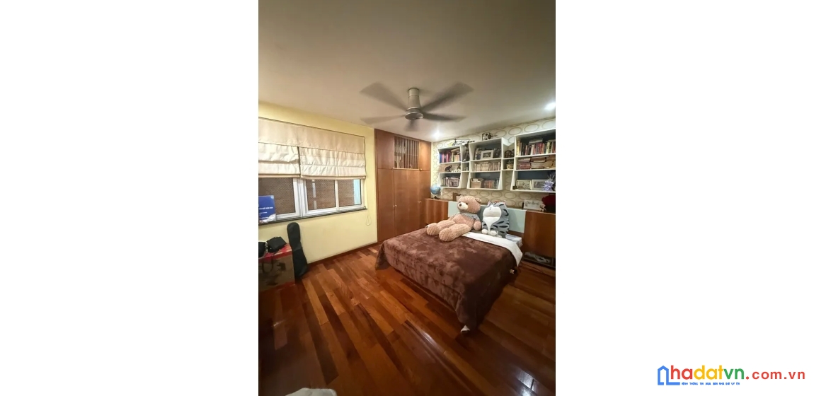 Bán nhà trung kính. cầu giấy. ô tô. kinh doanh. dt 70m2. mt 5m. 5 tầng. giá 32,6 tỷ.