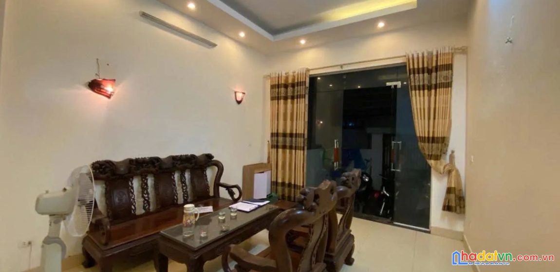 Bán nhà nguyễn lương bằng. đống đa. dt 64m2. mt 3,8m. 4 tầng. giá 12,7 tỷ.