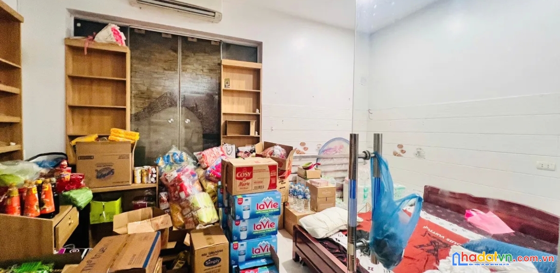 Bán nhà trần quốc hoàn. cầu giấy. 5 tầng thang máy. ô tô. dt 100m2. mt 5,6m. giá 29,3 tỷ.