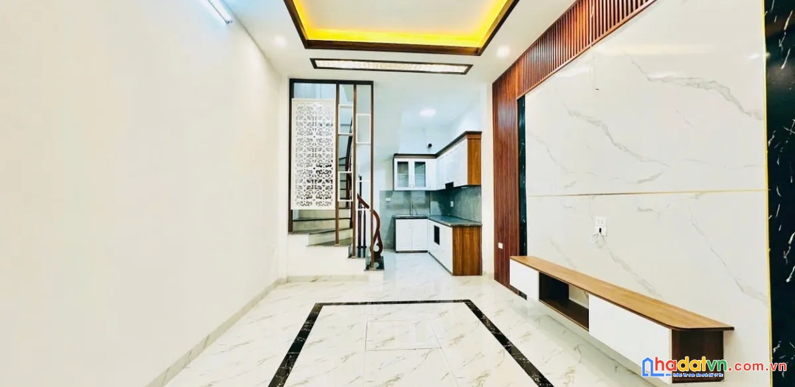 Bán nhà 5 tầng giải phóng, 41m2, giá 8.8 tỷ, ngay hồ linh đàm