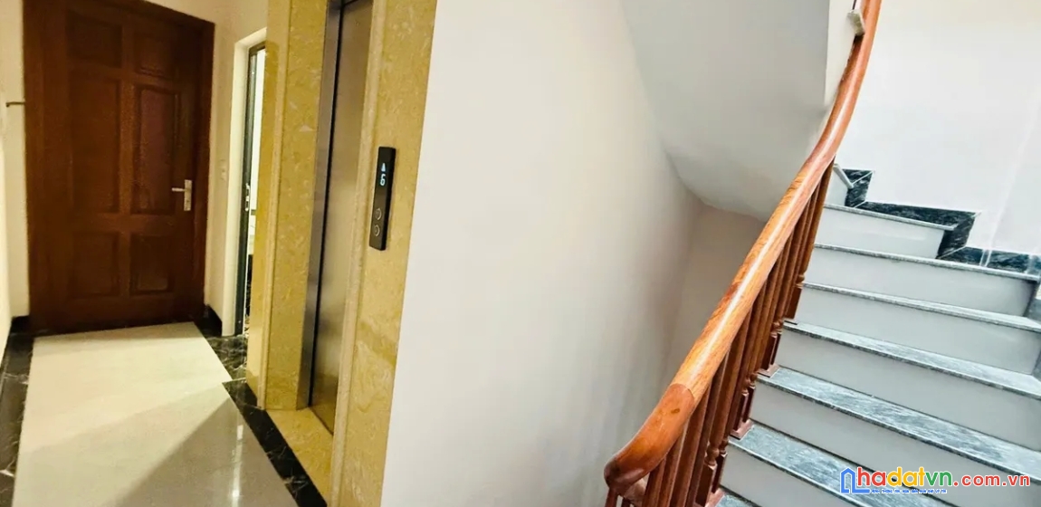 Bán nhà mặt phố khương đình. thanh xuân. tầng thang máy. ô tô. vỉa hè. dt 40m2. giá 22,9 tỷ.