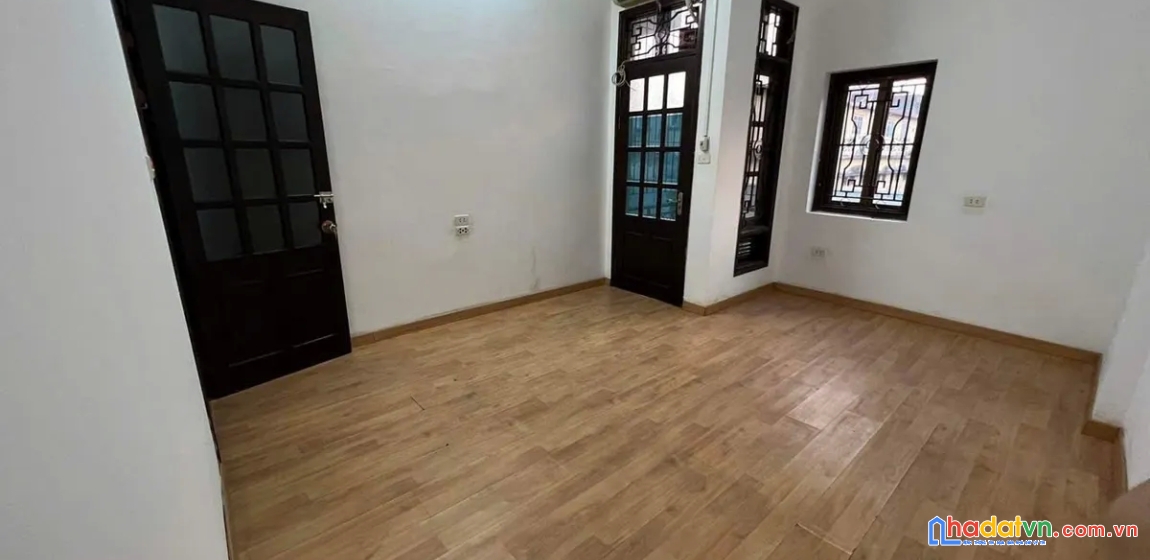 Bán nhà nguyễn chí thanh. đống đa. ô tô. dt 52m2. mt 4m. 5 tầng. giá 14,7 tỷ.