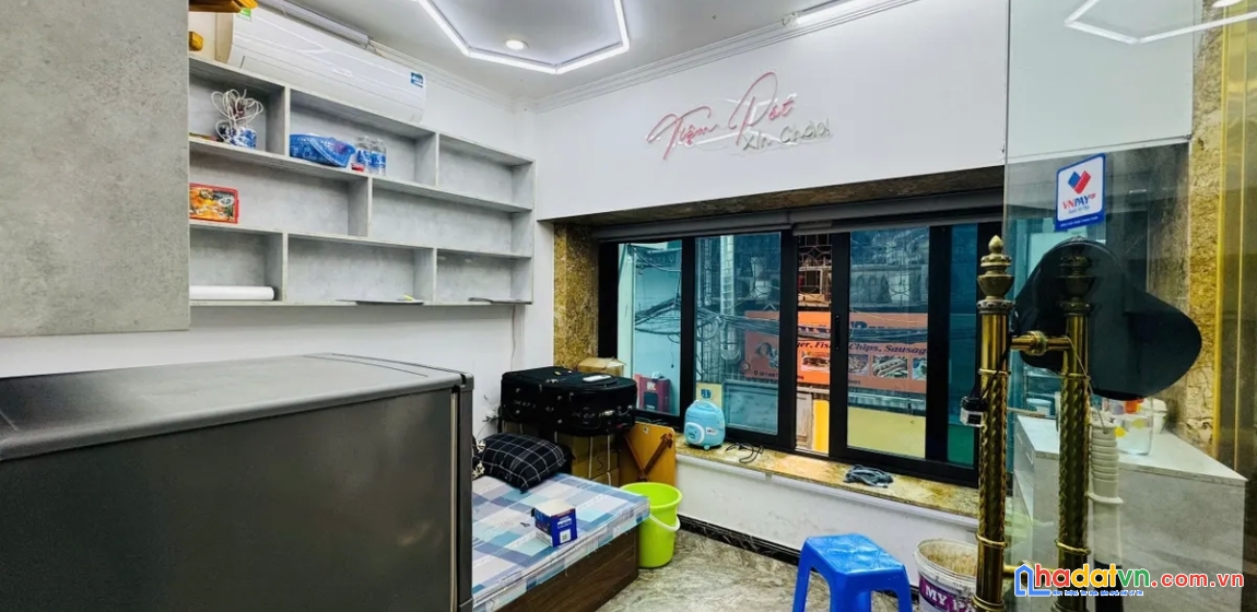 Bán nhà võ chí công. cầu giấy. thang máy. lô góc. ô tô. dt 176m2. mt 8m. giá 78,6 tỷ. 