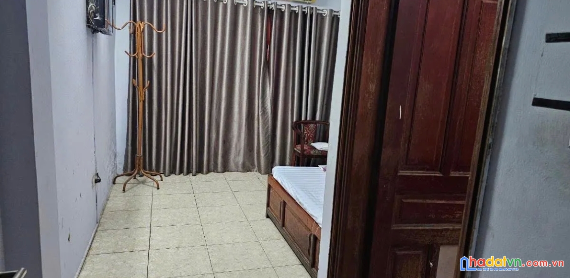 Bán nhà mặt phố nguyễn hoàng tôn. bắc từ liêm. ô tô. dt 43m2. 6 tầng. giá 5,7 tỷ.