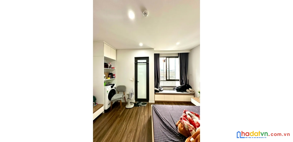 Bán nhà kim giang. hoàng mai. 8 tầng thang máy. ô tô. dt 96m2. mt 4,9m. giá 34,8 tỷ.
