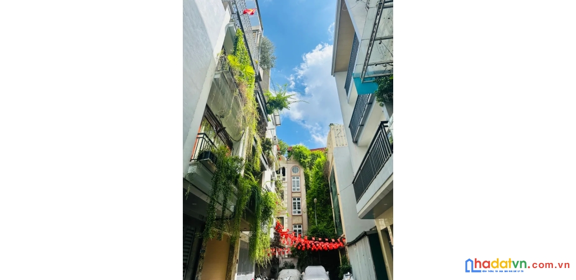 Bán nhà lê văn lương. cầu giấy. ô tô. vỉa hè. dt 100m2. mt 6,6m. 4 tầng. giá 34,8 tỷ.