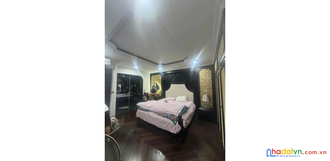 Bán khuất duy tiến. thanh xuân. 6 tầng thang máy. dt 98m2. mt 5,6m. giá 23,4 tỷ.