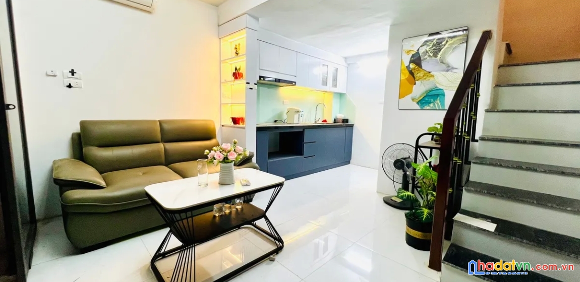 Bán nhà minh khai. hai bà trưng. dt 18m2. mt 3,7m. 5 tầng. giá 4,73 tỷ. 
