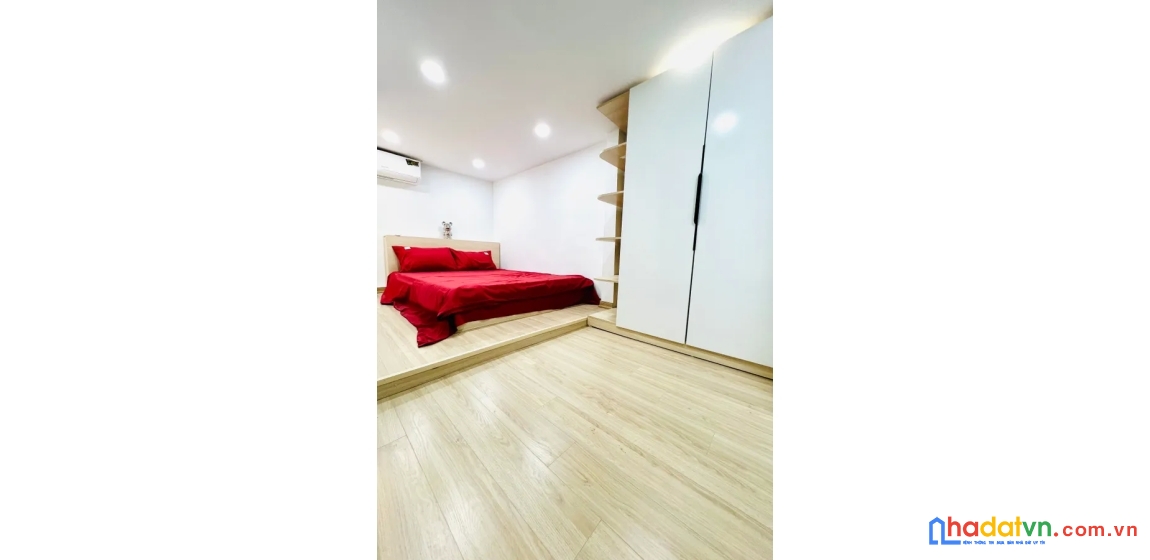 Bán nhà minh khai. hai bà trưng. dt 18m2. mt 3,7m. 5 tầng. giá 4,73 tỷ. 