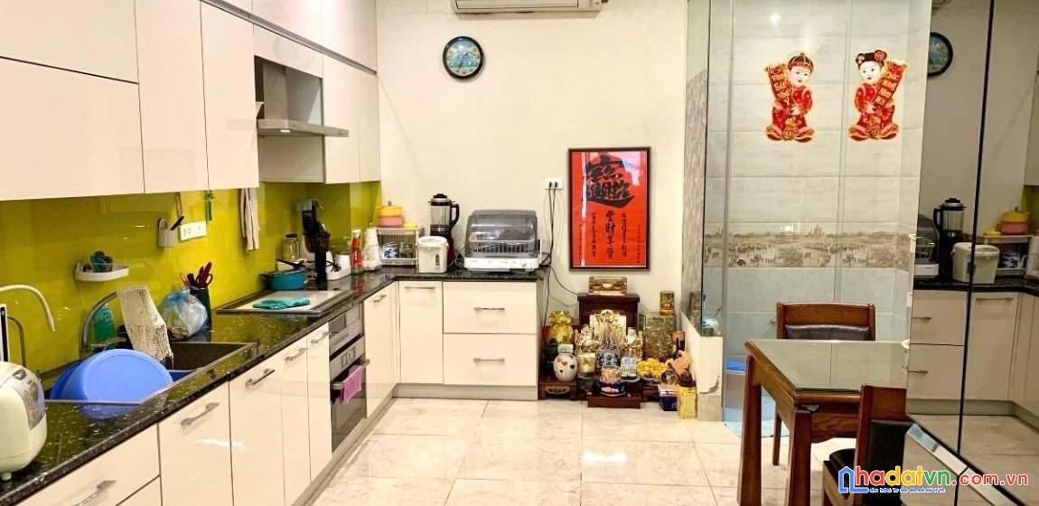 Bán nhà phố lạc trung, hai bà trưng 73m, 4 tầng, mt 4.5m. giá: 28.5 tỷ. lh: 0937158386