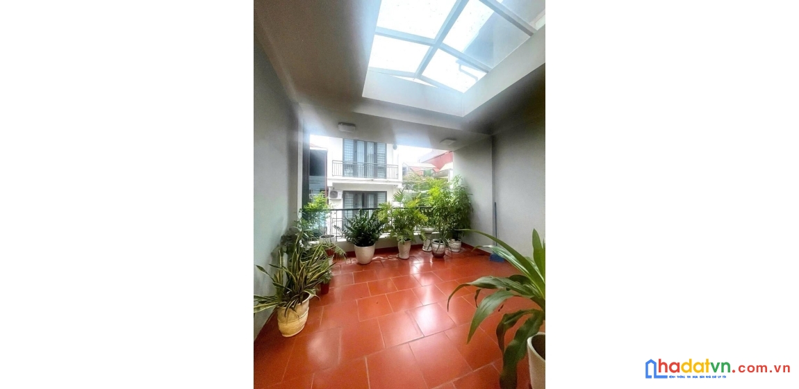 Bán nhà phố lạc trung, hai bà trưng 73m, 4 tầng, mt 4.5m. giá: 28.5 tỷ. lh: 0937158386