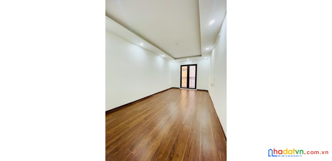 Bán nhà đường hoàng mai - hoàng văn thụ, 43m, 5 tầng. giá: 8.65 tỷ. lh: 0937158386