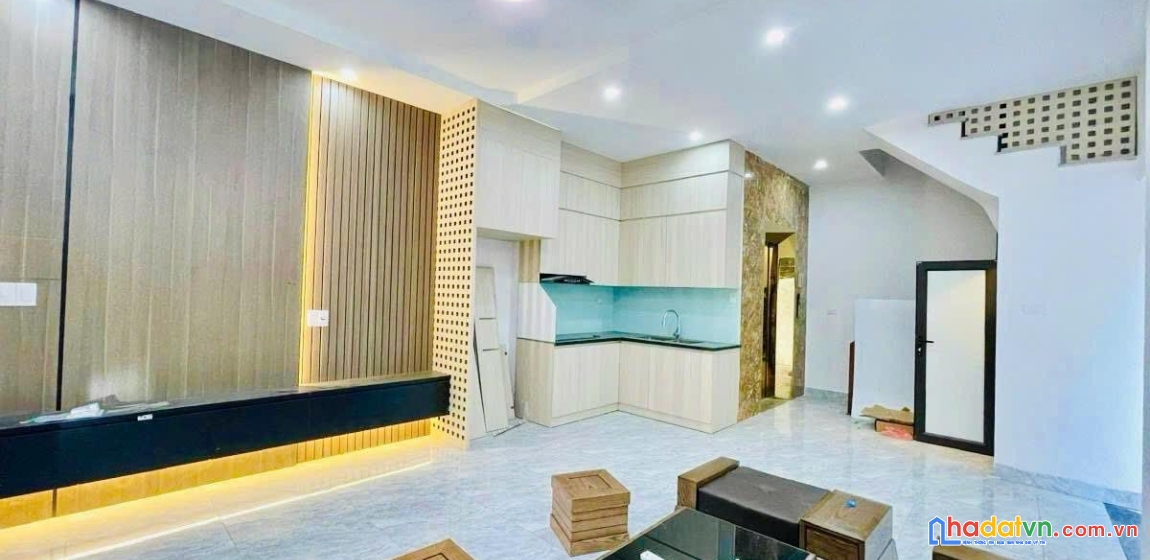 Bán nhà phố lê trọng tấn, thanh xuân 47m, 6 tầng, mt 4.5m. giá: 13.5 tỷ. lh: 0937158386