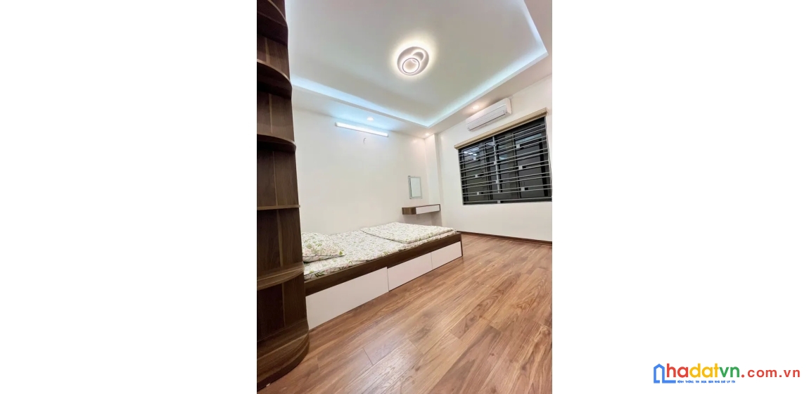 Bán nhà trần thái tông. cầu giấy. dt 30m2. mt 6,7m. 5 tầng. giá 7,8 tỷ. 