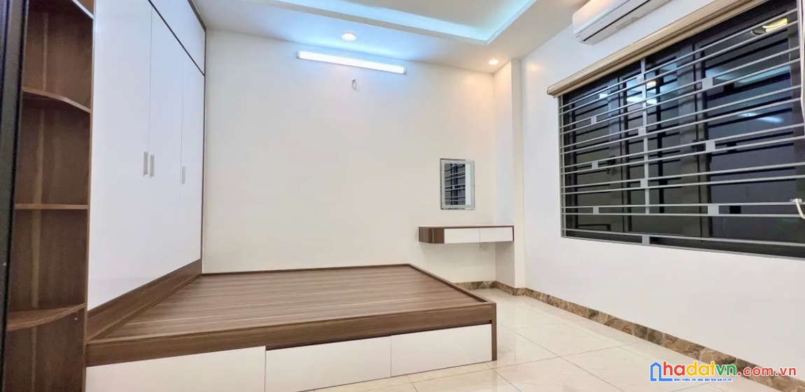 Bán nhà trần thái tông. cầu giấy. dt 30m2. mt 6,7m. 5 tầng. giá 7,8 tỷ. 