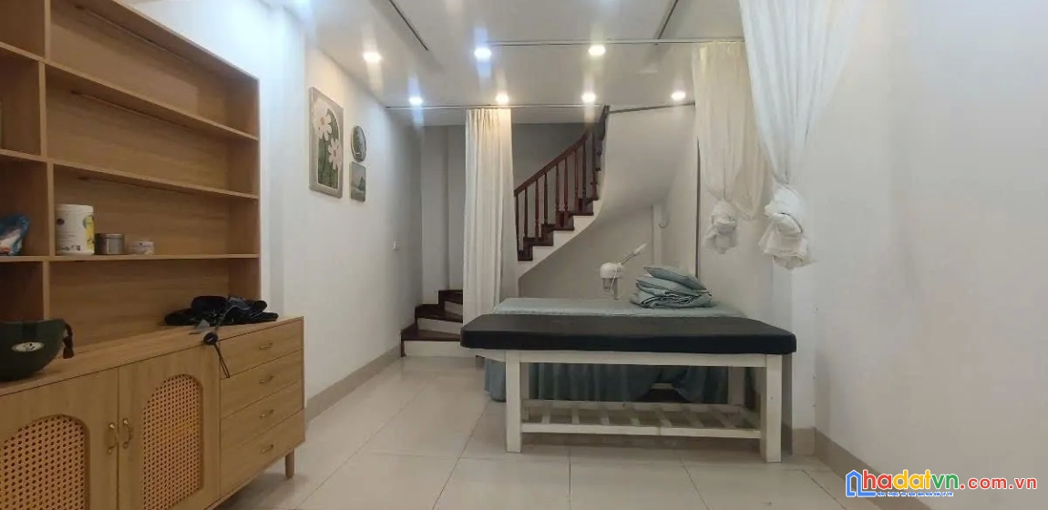 Bán nhà mặt phố thịnh quang. đống đa. ô tô. dt 38m2. mt 4m. 6 tầng. giá 7,98 tỷ.