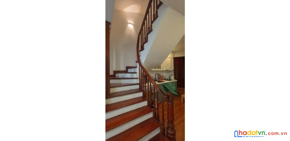 Bán nhà mặt phố thịnh quang. đống đa. ô tô. dt 38m2. mt 4m. 6 tầng. giá 7,98 tỷ.