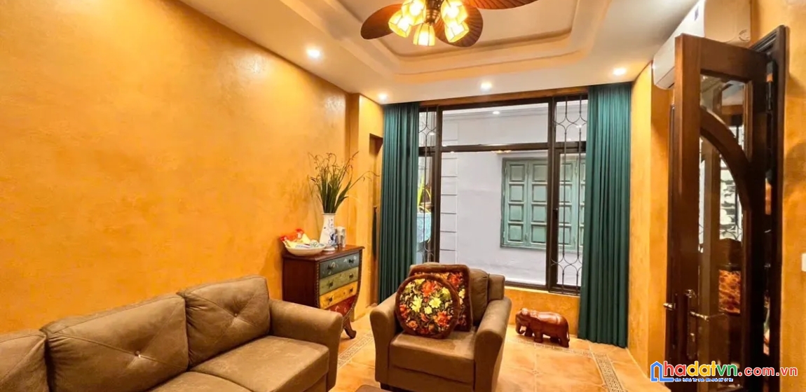 Bán nhà nguyễn ngọc nại. thanh xuân. ô tô. dt 35m2. mt 8,2m. 5 tầng. giá 14,4 tỷ.