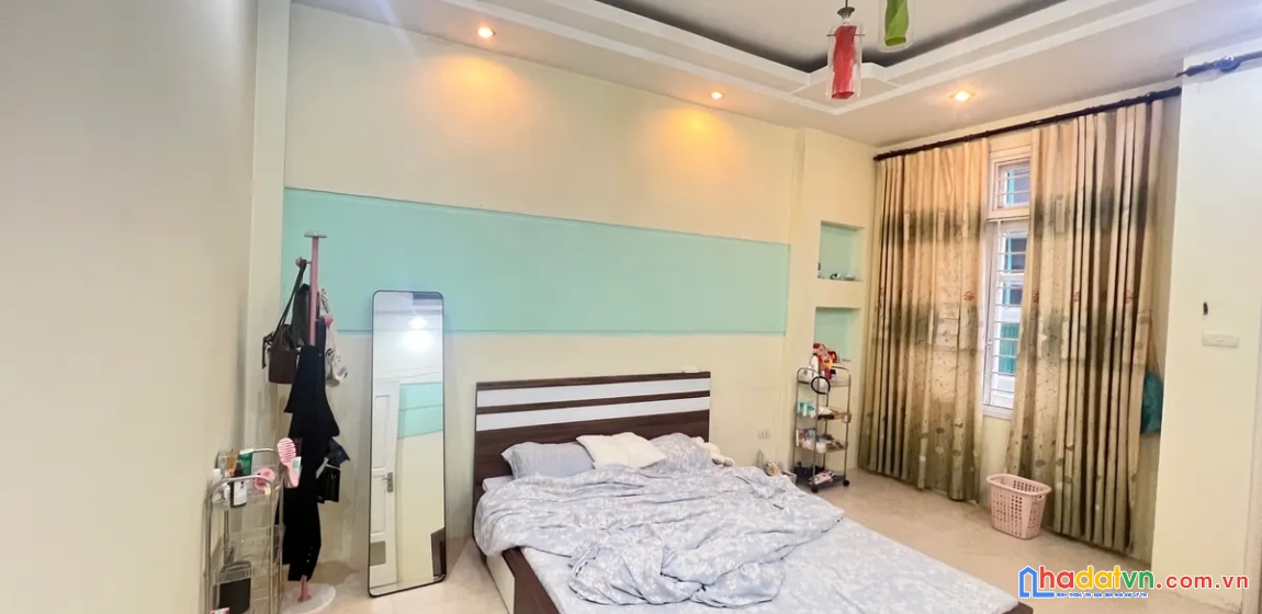 Bán nhà linh quang. đống đa. ô tô. kinh doanh. dt 55m2. mt 4m. 5 tầng. giá 14,4 tỷ.