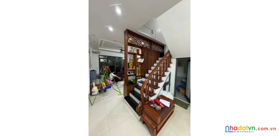 Bán nhà đường hoàng mai. ô tô kinh doanh. dt 61m2. mt 5,3m. 5 tầng. giá 13,4 tỷ.