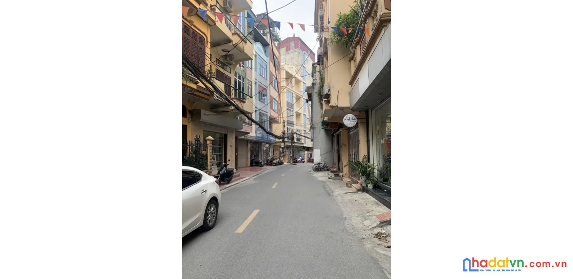 Bán nhà mặt phố cù chính lan. thanh xuân. ô tô. vỉa hè. dt 30m2. 4 tầng. giá 11,9 tỷ. 