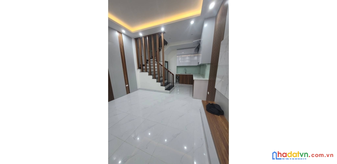 Nhà khương trung - phân lô - oto 5 tạ đỗ cửa - ngõ thông