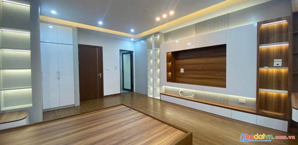 Nhà khương trung - phân lô - oto 5 tạ đỗ cửa - ngõ thông