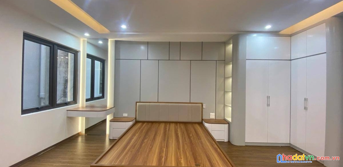 Nhà khương trung - phân lô - oto 5 tạ đỗ cửa - ngõ thông