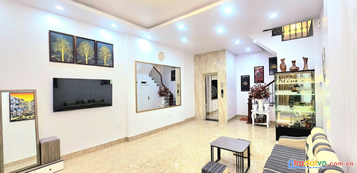 Nhà láng hạ - phân lô 6t thang máy - oto 5 tạ qua nhà - ngõ thông kd