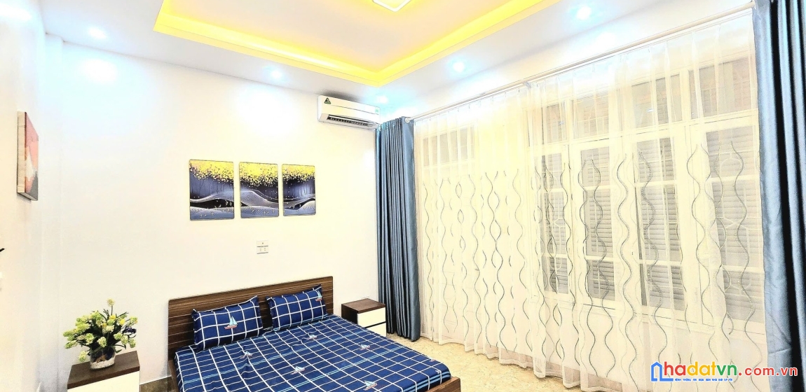 Nhà láng hạ - phân lô 6t thang máy - oto 5 tạ qua nhà - ngõ thông kd