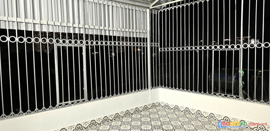 Nhà láng hạ - phân lô 6t thang máy - oto 5 tạ qua nhà - ngõ thông kd