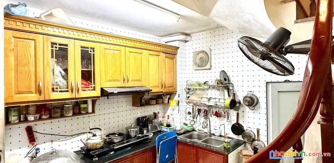 Nhà đường láng - phân lô oto tránh - nở hậu - ngõ thông kd