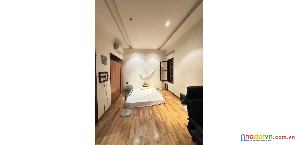 Bán nhà trần cung. cầu giấy. lô góc. ô tô. dt 135m2. mt 12m. 4 tầng. giá 42.8 tỷ.