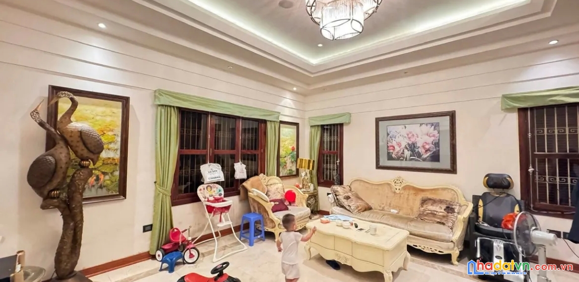 Bán nhà trần cung. cầu giấy. lô góc. ô tô. dt 135m2. mt 12m. 4 tầng. giá 42.8 tỷ.