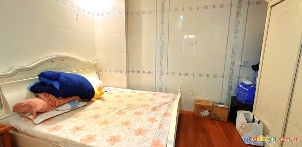 Bán nhà phố hoàng cầu, đống đa 54m, 5 tầng, mt 5m. giá: 16.9 tỷ. lh: 0937158386