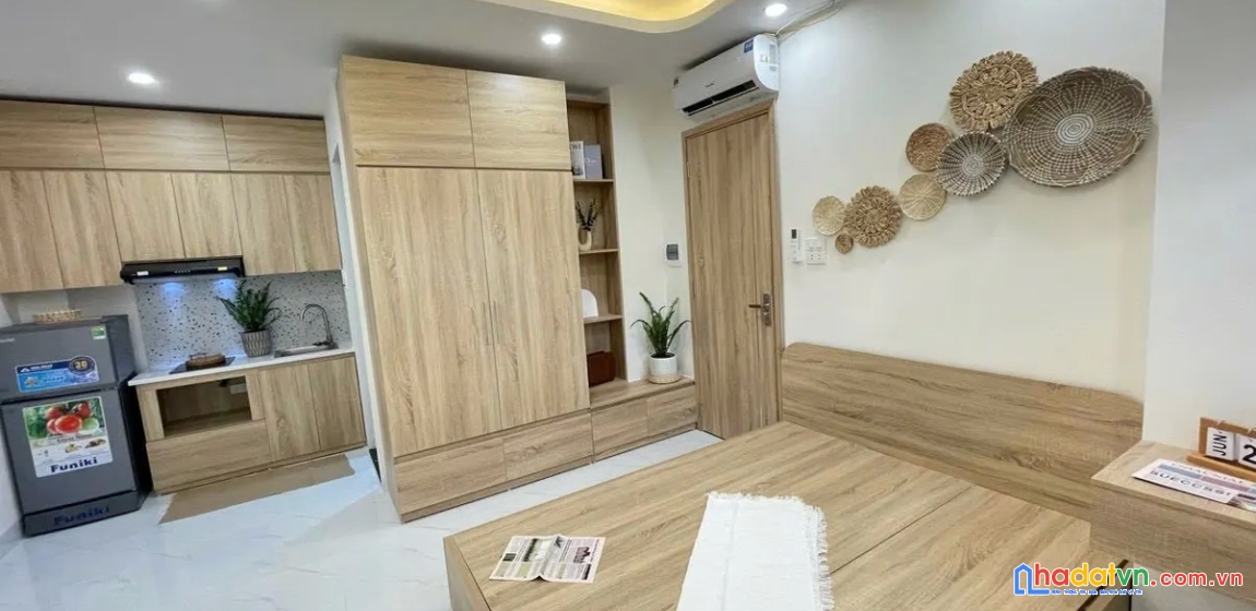 Bán nhà chính kinh. thanh xuân. 8 tầng thang máy. lô góc. dt 57m2. mt 6,5m. giá 17,9 tỷ.