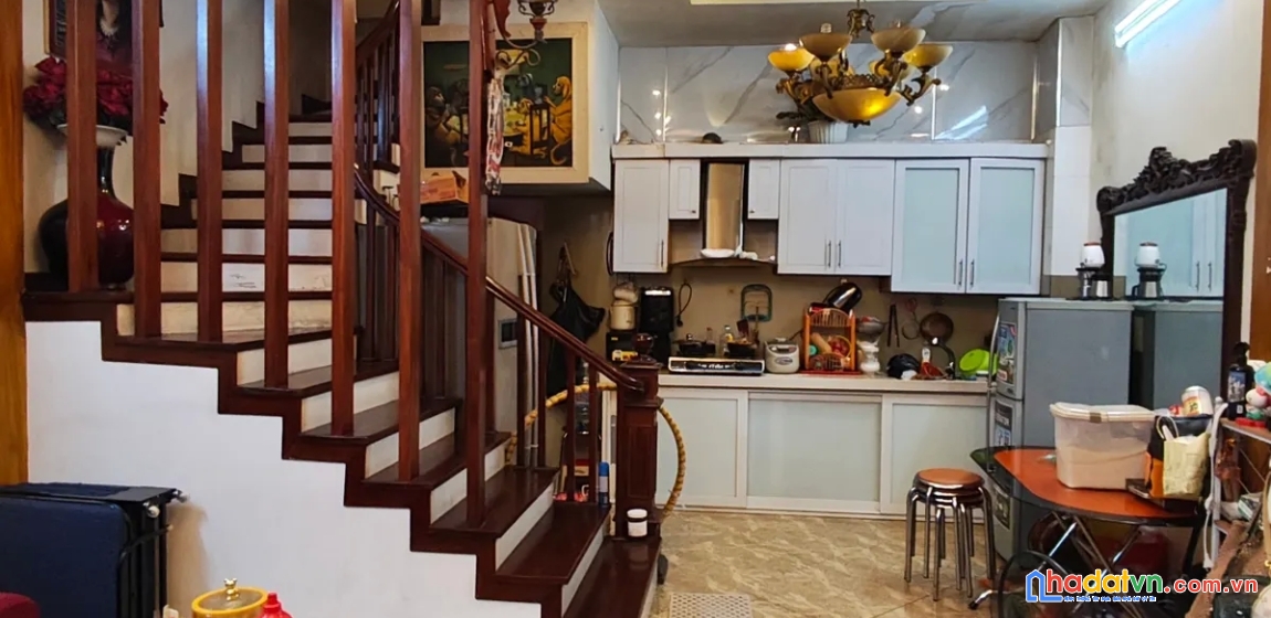 Bán nhà tây sơn. đống đa. dt 50m2. mt 5m. 5 tầng. giá 12,4 tỷ.