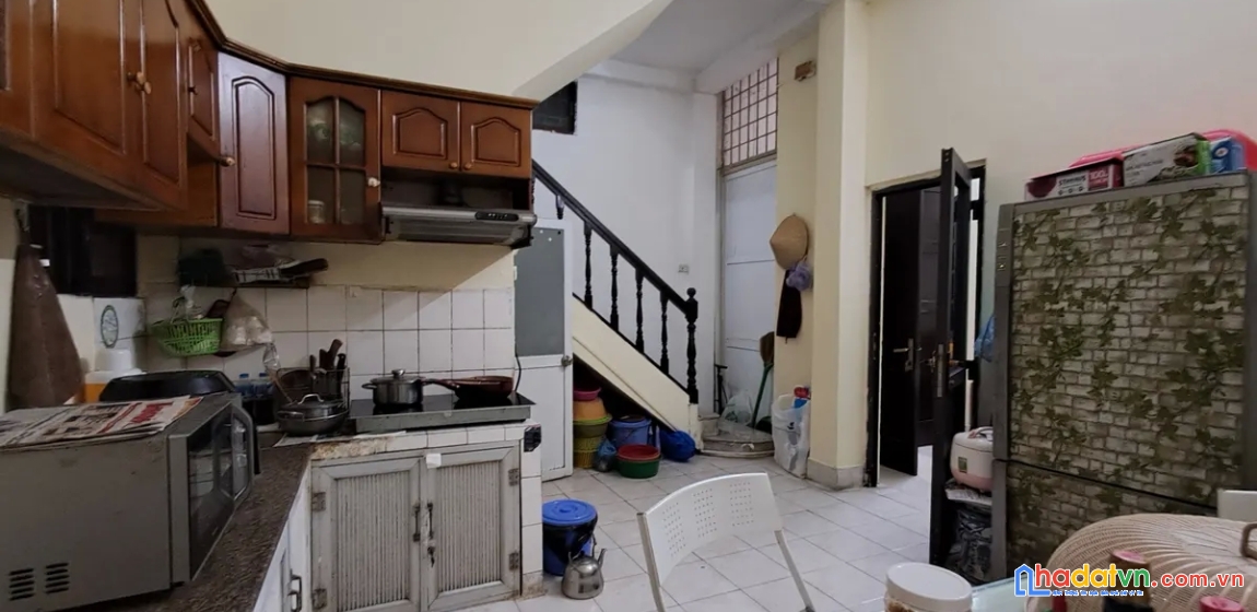 Bán nhà cát linh. đống đa. cách 1 nhà ra phố. dt 54m2. mt 2,6m. 4 tầng. giá 13,8 tỷ.