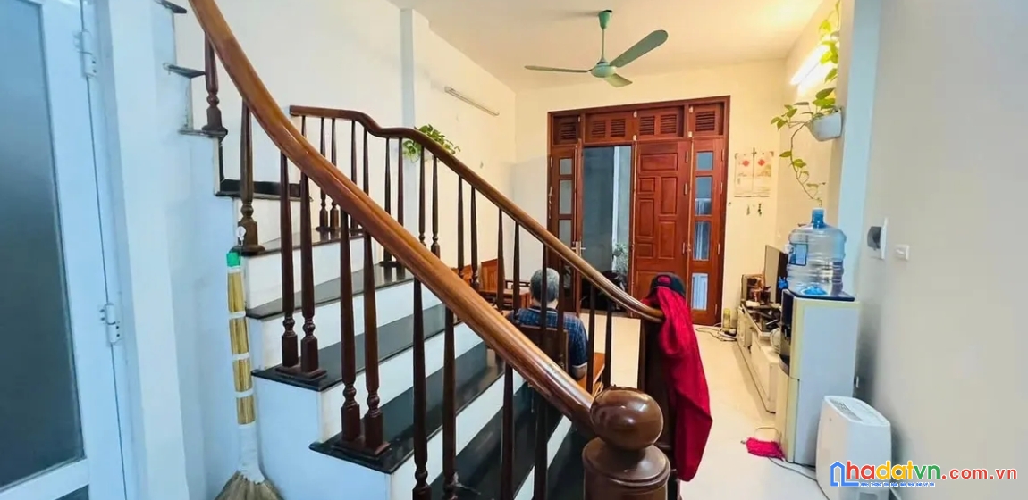Bán nhà đội cấn. ba đình. lô góc. dt 50m2. mt 3,7m. 4 tầng. giá 10,4 tỷ.