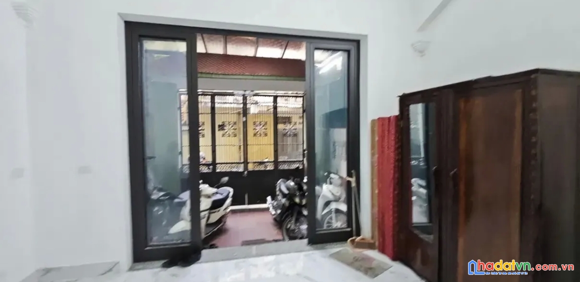 Bán nhà láng hạ. đống đa. dt 75m2. mt 4,8m. 5 tầng. giá 14,1 tỷ.