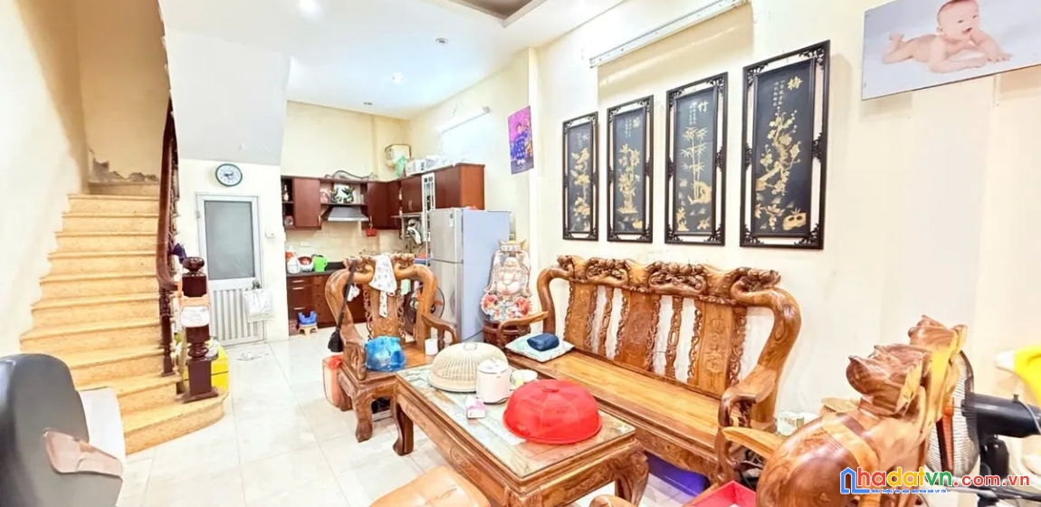 Bán nhà hào nam. đống đa. dt 42m2. mt 4,1m. 4 tầng. giá 8,86 tỷ. 