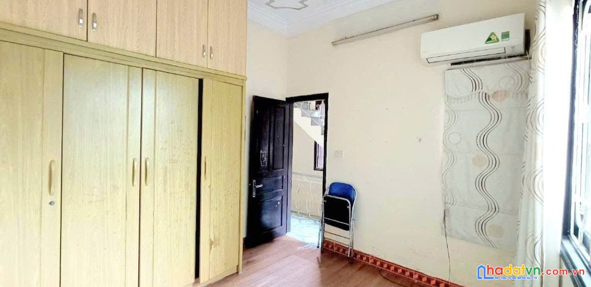Nhà phân lô đường cầu giấy - lô góc 2 mặt ngõ - vf3 đỗ cửa - ngõ thông - 36m2x3t - 7.5tỷ
