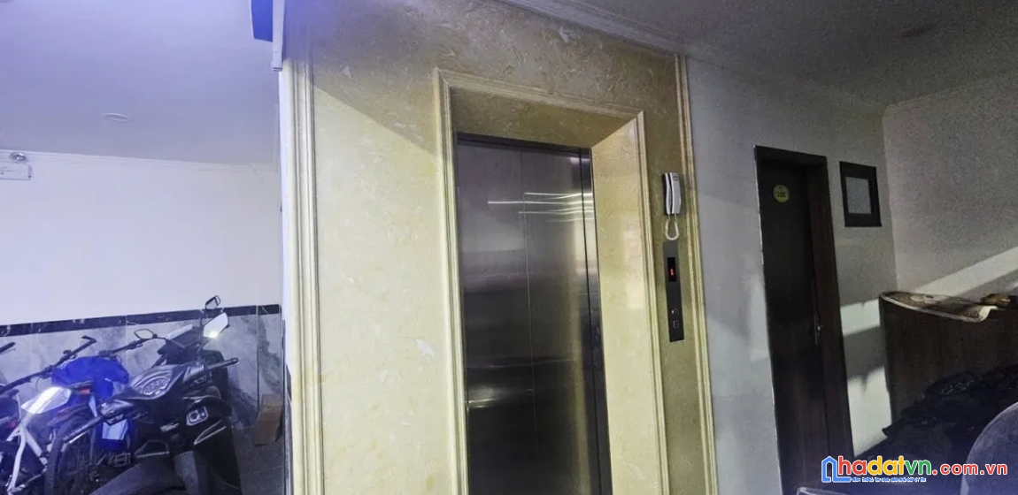 Bán nhà hoàng quốc việt. cầu giấy. thang máy. lô góc. ôtô. dt 181m2. mt 12,5m. giá 89,6 tỷ.