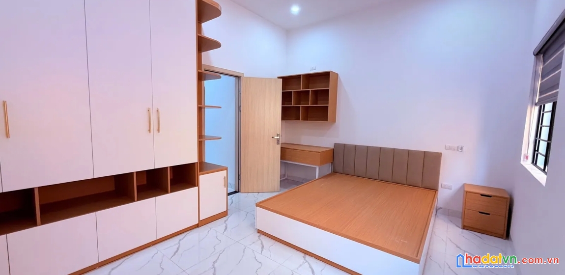 Bán nhà hoàng hoa thám. ba đình. dt 58m2. mt 4,9m. 3 tầng. giá 8,56 tỷ.