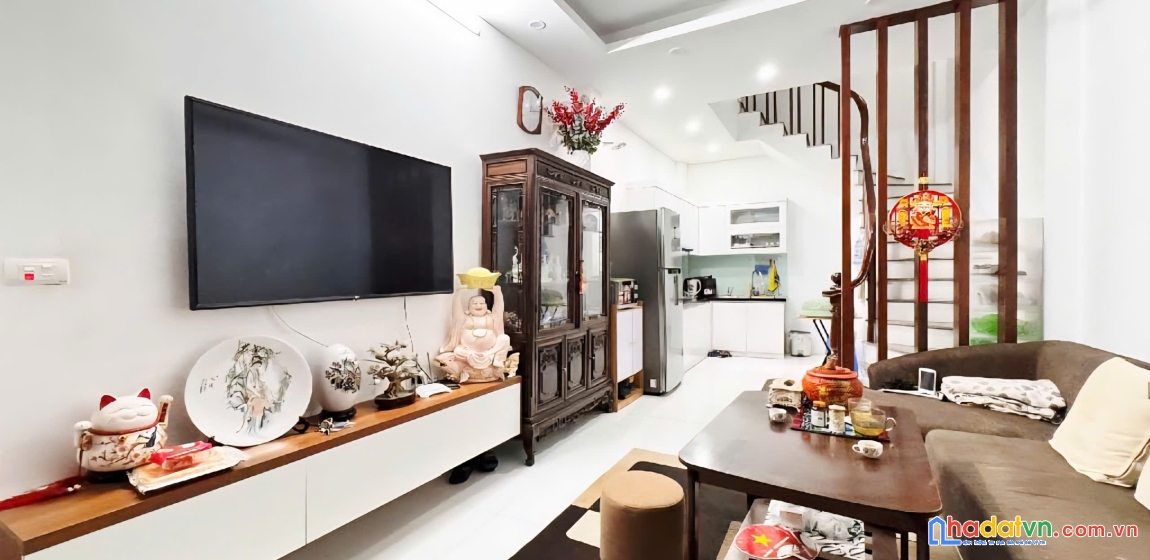 Hiếm nhà đẹp hoàng hoa thám ngõ thông gần phố, ô tô đỗ cổng 