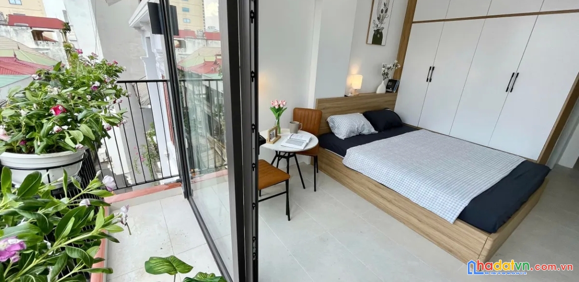 Bán nhà hoàng quốc việt. cầu giấy. 9 tầng thang máy. ô tô. dt 90m2. mt 6m. giá 40,3 tỷ.