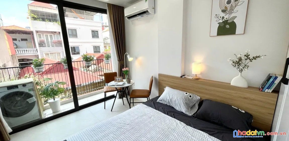 Bán nhà hoàng quốc việt. cầu giấy. 9 tầng thang máy. ô tô. dt 90m2. mt 6m. giá 40,3 tỷ.